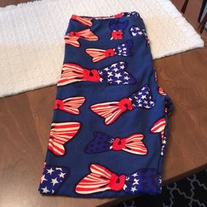 Lularoe tall and curvy Americana leggings